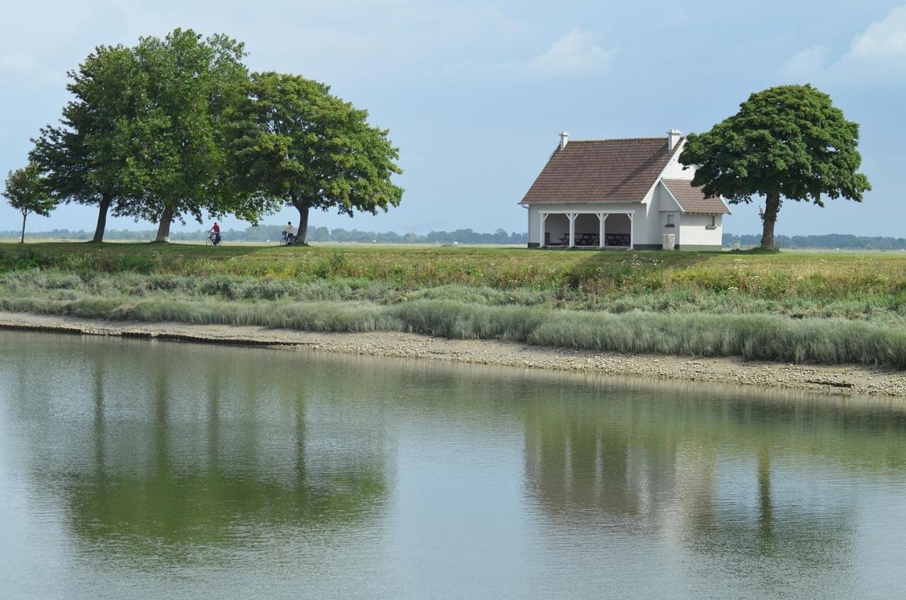 Sealov Hebergements Insolites- Linge, Menage Et Velos Inclus Eaucourt-sur-Somme Exterior photo